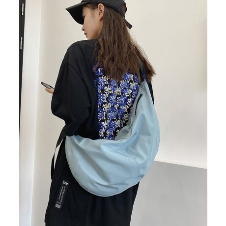 Xg[gYeʃV_[obOBۂ݂ттfUCĝɃtBbgA|E΂ߊ|̗ɑΉBm[gp\RA4t@CȂǂ]TŎ[łeʐ݌vBXVbsOȂǂ̃JWAȂoɕ֗BJ[FubN/x[W/J[L/u[TCYF:32cm ㉡:54cm ꉡ:42cm }`:5cm V_[:70-87cmi߉AOsj[ɂāEA4Ήi22~31cm)FZEiPadminiΉi19.6~13.5~0.7cm)FZEzi10~20cmjFZE܂z:ZEL[P[X:ZEybg{gi500mljFZEybg{gci500mljFZdF400gnF|PbgF萶YFׂĕuTCYłi̐@ႢǍ덷܂̂ŁAjBCOAî߁Ai̍וdl͑قȂꍇ܂B\߂̏A肢v܂B