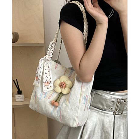 ̓Iȉԃ`[tƉ؂₩ȃXJ[t䂫g[gobOB_炩ȐnƃJtȎhイl͋CoByʂŎ[͂AfC[gɂ҂BJ[FubN/ItzCg/sN/x_[TCYF:25cm ㉡:23cm ꉡ:27cm }`:9cm 荂:28cm 蒷:55cmiߕsAOsj[ɂāEA4Ήi22~31cm)FZEiPadminiΉi19.6~13.5~0.7cm)FZEzi10~20cmjFZE܂z:ZEL[P[X:ZEybg{gi500mljFZEybg{gci500mljFZdF140gnF|PbgFȂYFׂĕuTCYłi̐@ႢǍ덷܂̂ŁAjBCOAî߁Ai̍וdl͑قȂꍇ܂B\߂̏A肢v܂B