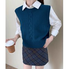 ケーブル編み ニットベスト バックボタン