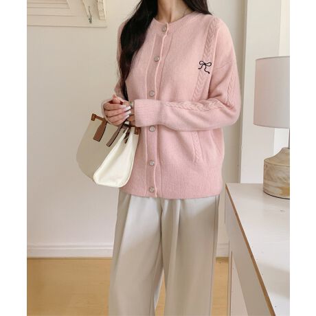 |Cg̃{fUCڂ䂭jbgJ[fBKBtgƑ̃P[u҂݂ƁAiȃp[{^肰ȂANZgɁB炩ȕŁAG߂ɂ҂̒SnBfj⃍OXJ[gƍ킹āAi`ȑlR[fɁBJ[FO[/AC{[/x_[/sN/bhTCYFTCY:59cm :51cm :42cm 䂫:67.5cm g:47cm :94-112cmnFȂLkF蓧FȂYFׂĕuTCYłi̐@ႢǍ덷܂̂ŁAjBCOAî߁Ai̍וdl͑قȂꍇ܂B\߂̏A肢v܂B