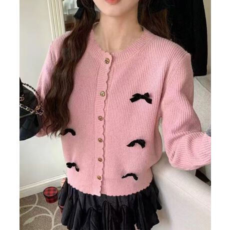 {`[tjbgJ[fBKBɎU΂߂ꂽ̓Iȃ{Aiŏ炵͋CYBg^̋݌ƃS[h̃^{^ANZgɂȂAvXBHDƂĂgbvXƂĂg2way̒񂵗͂́BXJ[g͂Afjƍ킹ăK[[JWAɒȂ̂BJ[FubN/_[NO[/AC{[/bh/sNTCYFTCY:50cm :38cm :59cm 䂫:78cm g:47cm :94-148cmnFȂLkF蓧FAC{[̂ݎ኱聦jbgfނׁ̈ALkɂĂ͕҂݂ɌԂꍇ܂BYFׂĕuTCYłi̐@ႢǍ덷܂̂ŁAjBCOAî߁Ai̍וdl͑قȂꍇ܂B\߂̏A肢v܂B