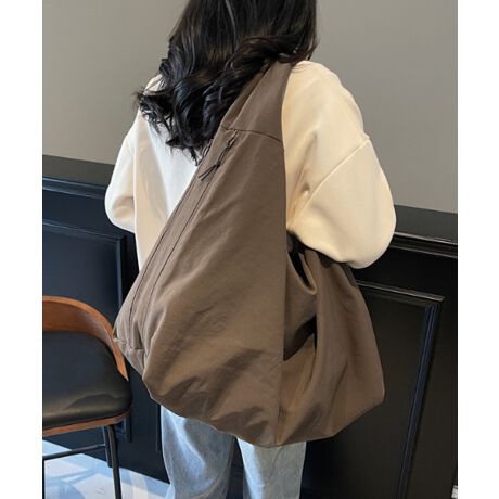 Xg[gYeʃV_[obOBm[gp\RA4t@C]TŎ[ł邽ՂTCYBXVbsOȂǁAJWAȂoɂ҂BJ[FubN/AC{[/lCr[/x[W/CG[/J[L/uE/K/bhTCYF:39cm ㉡:52.5cm ꉡ:45cm }`:17cm 荂:24cm 蒷:38cmiߕsAOsj[ɂāEA4Ήi22~31cm)FZEiPadminiΉi19.6~13.5~0.7cm)FZEzi10~20cmjFZE܂z:ZEL[P[X:ZEybg{gi500mljFZEybg{gci500mljFZdF440gnF|PbgF萶YFׂĕuTCYłi̐@ႢǍ덷܂̂ŁAjBCOAî߁Ai̍וdl͑قȂꍇ܂B\߂̏A肢v܂B