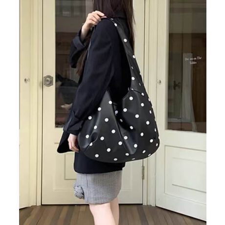 ۂ݂̂VGbgA傫߃TCYŎ[͔Q̃V_[obOByʂŏ_炩PUvfނɉALV_[XgbvŒԎĂɂ̂|CgBJWAR[ftF~jX^C܂ŕL킹₷AH~̃fC[g₨oɑ劈BJ[FubNTCYF:32cm ㉡:47cm ꉡ:36cm }`:10cm V_[:70cmiߕsAOsj[ɂāEA4Ήi22~31cm)FZEiPadminiΉi19.6~13.5~0.7cm)FZEzi10~20cmjFZE܂z:ZEL[P[X:ZEybg{gi500mljFZEybg{gci500mljFZdF275gnF|PbgF萶YFׂĕuTCYłi̐@ႢǍ덷܂̂ŁAjBCOAî߁Ai̍וdl͑قȂꍇ܂B\߂̏A肢v܂B