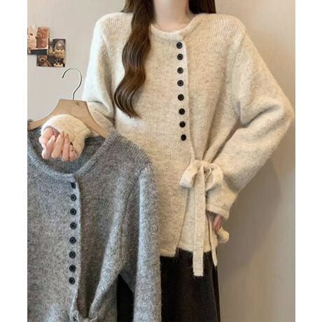 ghfBe[fAfUC{t̒jbgB_炩^b`Ń\tgȕȂł͂̔VGbgoBOăvI[o[ɂAJăJ[fBKƂĂ2WAYdlBv[cXJ[gfjƍ킹āAfC[ACeƂĒfꖇBJ[Fx[W/O[TCYFTCY:55cm :39cm :56cm 䂫:75.5cm g:52cm :104-160cmnFȂLkF蓧FȂjbgfނׁ̈ALkɂĂ͕҂݂ɌԂꍇ܂BYFׂĕuTCYłi̐@ႢǍ덷܂̂ŁAjBCOAî߁Ai̍וdl͑قȂꍇ܂B\߂̏A肢v܂B