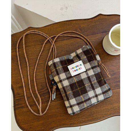 ̃fUCR[fɉfAE[fނgpH~V̎΂ߊ|V_[obOBV_[[v͒߂\ŁAD݂ɍ킹ĎRɃX^CςBXibv{^ŊJ₷A߂ȂfC[̂oɕKvȕ[ł}XgoCACeBJ[FubN/uE/u[/_[NO[/O[TCYF:19cm ㉡:17cm ꉡ:17cm V_[:140cmi߉AOj[ɂāEA4Ήi22~31cm)F~EiPadminiΉi19.6~13.5~0.7cm)F~Ezi10~20cmjF~E܂z:ZEL[P[X:ZEybg{gi500mljF~Eybg{gci500mljF~dF72gnF|PbgFȂYFׂĕuTCYłi̐@ႢǍ덷܂̂ŁAjBCOAî߁Ai̍וdl͑قȂꍇ܂B\߂̏A肢v܂B