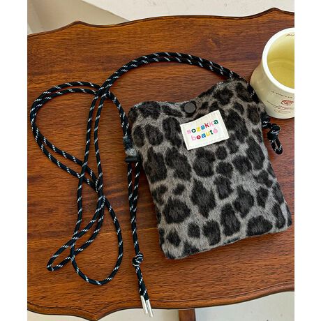 ̃fUCR[fɉfAE[fނgpH~V̎΂ߊ|V_[obOBV_[[v͒߂\ŁAD݂ɍ킹ĎRɃX^CςBXibv{^ŊJ₷A߂ȂfC[̂oɕKvȕ[ł}XgoCACeBJ[FubN/uE/u[/_[NO[/O[TCYF:19cm ㉡:17cm ꉡ:17cm V_[:140cmi߉AOj[ɂāEA4Ήi22~31cm)F~EiPadminiΉi19.6~13.5~0.7cm)F~Ezi10~20cmjF~E܂z:ZEL[P[X:ZEybg{gi500mljF~Eybg{gci500mljF~dF72gnF|PbgFȂYFׂĕuTCYłi̐@ႢǍ덷܂̂ŁAjBCOAî߁Ai̍וdl͑قȂꍇ܂B\߂̏A肢v܂B