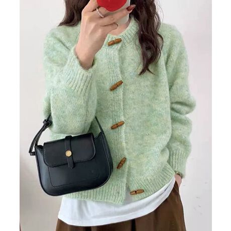 \tgȕ͂̃gO{^tjbgJ[fBKBVGbgƏ_炩ȑfފŁAbNXȂȂꂽ͋CoB{^JĉHDΌy₩ɁA΃vI[o[ɒȂ2WAYdlBJ[FAC{[/O[/x_[/~g/CG[TCYFTCY:55cm 䂫:81cm g:53cm :106-136cmnFȂLkF蓧FȂYFׂĕuTCYłi̐@ႢǍ덷܂̂ŁAjBCOAî߁Ai̍וdl͑قȂꍇ܂B\߂̏A肢v܂B