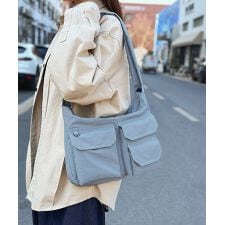 ショルダーバッグ 肩掛けナイロン鞄 軽量