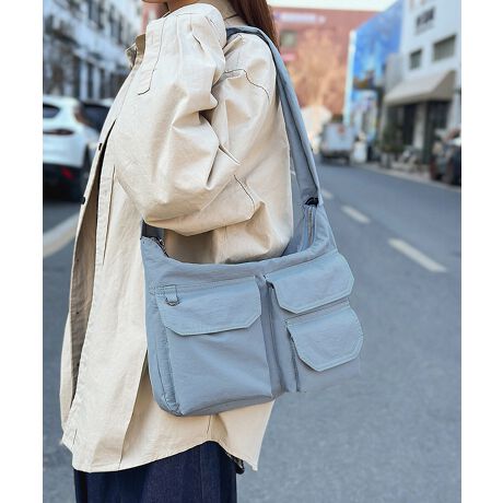 JWAɎ₷iCfނŎdグV_[g[gobO BtgɃ|PbgtŁA𕪂Ď^ׂ֗ȃfUCByʂŃfC[AEghA܂ŕL􂷂BVvȂ瑶݊A܂܂ȒȂɃ}b`BJ[FubN/AC{[/_[Nx[W/u[O[/J[L/CG[/x_[TCYF:23cm ㉡:34cm ꉡ:27cm }`:5cm V_[:63cmiߕsAOsj[ɂāEA4Ήi22~31cm)F~EiPadminiΉi19.6~13.5~0.7cm)FZEzi10~20cmjFZE܂z:ZEL[P[X:ZEybg{gi500mljFZEybg{gci500mljFZdF179gnF|PbgF萶YFׂĕuTCYłi̐@ႢǍ덷܂̂ŁAjBCOAî߁Ai̍וdl͑قȂꍇ܂B\߂̏A肢v܂B