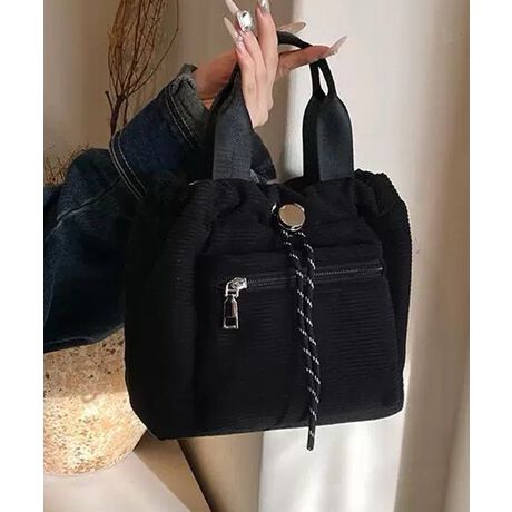 _炩ȃR[fCfނGߊo~jV_[obOB߉\ȃV_[XgbvtŁA|΂ߊ|R݁B}`Lڈȏ̎[͂AfC[gɂ҂BJ[FubN/AC{[/_[NO[/LTCYF:20cm ㉡:30cm ꉡ:23cm }`:12cm 荂:11cm 蒷:18cmiߕsAOsj V_[:68-124cmi߉AOj[ɂāEA4Ήi22~31cm)F~EiPadminiΉi19.6~13.5~0.7cm)FZEzi10~20cmjFZE܂z:ZEL[P[X:ZEybg{gi500mljFZEybg{gci500mljFZdF310gnF|PbgF萶YFׂĕuTCYłi̐@ႢǍ덷܂̂ŁAjBCOAî߁Ai̍וdl͑قȂꍇ܂B\߂̏A肢v܂B