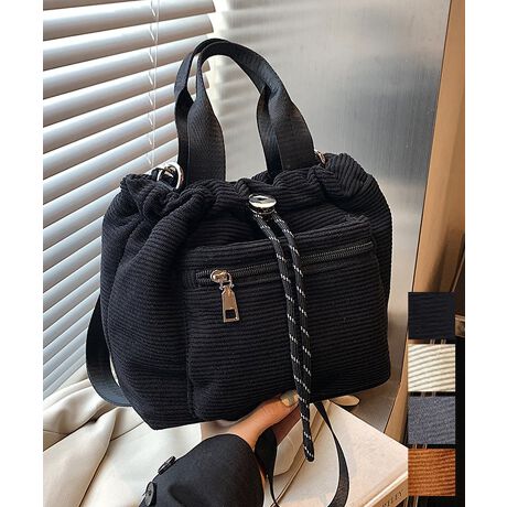 _炩ȃR[fCfނGߊo~jV_[obOB߉\ȃV_[XgbvtŁA|΂ߊ|R݁B}`Lڈȏ̎[͂AfC[gɂ҂BJ[FubN/AC{[/_[NO[/LTCYF:20cm ㉡:30cm ꉡ:23cm }`:12cm 荂:11cm 蒷:18cmiߕsAOsj V_[:68-124cmi߉AOj[ɂāEA4Ήi22~31cm)F~EiPadminiΉi19.6~13.5~0.7cm)FZEzi10~20cmjFZE܂z:ZEL[P[X:ZEybg{gi500mljFZEybg{gci500mljFZdF310gnF|PbgF萶YFׂĕuTCYłi̐@ႢǍ덷܂̂ŁAjBCOAî߁Ai̍וdl͑قȂꍇ܂B\߂̏A肢v܂B