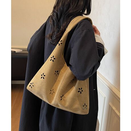 XG[hfނɃt[Jbg{A݊Q̃g[gobOBڈȏɎ[͂AוɂB|₷߂̎ŁAAE^[̏ォłKɎgBfނ̃|[`tĂA̐ɂ֗BVvȃfUCŁAʋ΁EʊwȂǂ̕igAx̂o◷s̃TuobOɂ֗ȃACeBJ[FubN/x[W/L/uE/lCr[TCYFobO::23.5cm ㉡:22cm ꉡ:35.5cm }`:9cm 荂:20cm 蒷:26cmiߕsAOs)|[`::13.5cm ꉡ:19.5cm }`:4.5cm[ɂāEA4Ήi22~31cm)F~EiPadminiΉi19.6~13.5~0.7cm)FZEzi10~20cmjFZE܂z:ZEL[P[X:ZEybg{gi500mljFZEybg{gci500mljFZdF332gnFȂ|PbgFȂYFׂĕuTCYłi̐@ႢǍ덷܂̂ŁAjBCOAî߁Ai̍וdl͑قȂꍇ܂B\߂̏A肢v܂B