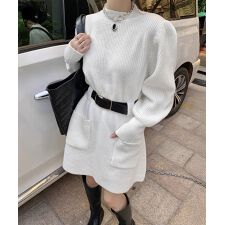 ベルト付きニットワンピースウエストマーク