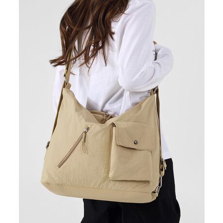 JWAɓ݁A̎RxeʃobOBg[gEV_[EbN3WAYŎgdlBtg|Pbgtŏ̏oꂪ₷ByʂŃfC[痷s܂ŕLV[Ŋ􂷂BJ[SpcXEFbgȂǁAtȃXg[gR[fƑQBJ[FubN/AC{[/x[W/Cgu[TCYF:35cm ㉡:43cm ꉡ:36cm }`:17cm V_[:46-82cmi߉AOsj[ɂāEA4Ήi22~31cm)FZEiPadminiΉi19.6~13.5~0.7cm)FZEzi10~20cmjFZE܂z:ZEL[P[X:ZEybg{gi500mljFZEybg{gci500mljFZdF381gnF|PbgF萶YFׂĕuTCYłi̐@ႢǍ덷܂̂ŁAjBCOAî߁Ai̍וdl͑قȂꍇ܂B\߂̏A肢v܂B