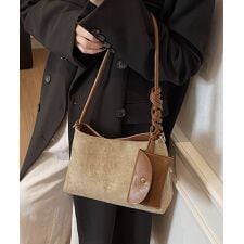 スエード調ショルダーバッグ ポーチ付き鞄