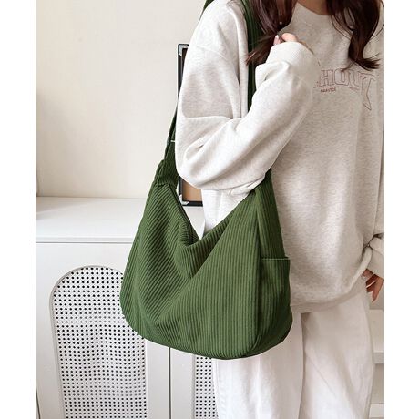 VvȃfUCAx[VbNJ[̃R[fCV_[obOBwʂ̃t@Xi[|PbgALXƂC[A|PbgATCh|PbgAMdi̐ȒPȃfUCBڈȏɂ̂Œʋ΁EʊwEfC[g͂AstFXȂǂɂ҂̃ACeBJ[FubN/O[/AC{[/J[L/}X^[hTCYF:26.5cm ㉡:34.5cm ꉡ:30.5cm }`:12cm V_[:65-119.5cmi߉\AOsj[ɂāEA4Ήi22~31cm)FZEiPadminiΉi19.6~13.5~0.7cm)FZEzi10~20cmjFZE܂z:ZEL[P[X:ZEybg{gi500mljFZEybg{gci500mljFZdF266gnF|PbgF萶YFׂĕuTCYłi̐@ႢǍ덷܂̂ŁAjBCOAî߁Ai̍וdl͑قȂꍇ܂B\߂̏A肢v܂B