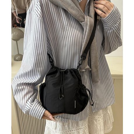 yʂŃRpNgȃTCY͂̋ВV_[obOBgĥh[XgOfUCŁAVvȂX^CÕANZgɁBV_[͒߂\ŁA|΂ߊ|ȂǎRȃAWy߂BJ[FubN/AC{[/x[W/IW/J[LTCYF:18cm ㉡:23cm ꉡ:15cm }`:10cm V_[:60-118cmi߉AOj[ɂāEA4Ήi22~31cm)F~EiPadminiΉi19.6~13.5~0.7cm)F~Ezi10~20cmjF~E܂z:ZEL[P[X:ZEybg{gi500mljF~Eybg{gci500mljF~dF86gnF|PbgF萶YFׂĕuTCYłi̐@ႢǍ덷܂̂ŁAjBCOAî߁Ai̍וdl͑قȂꍇ܂B\߂̏A肢v܂B