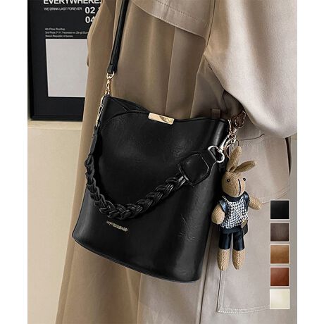 ҂ݍ݃nhANZgɂȂoPc^V_[obOBU[fނōAeʂŕigɂʋ΂ɂ҂B炵`[tŁAVѐSvXBO\ȃV_[XgbvtŁA莝Ǝ΂ߊ|2WAYdlBJWAɂꂢ߂ɂ킹₷AH~̒ȂɑlۂYBJ[FubN/uE/L/eRb^/ItzCgTCYF:21cm ㉡:23cm ꉡ:21cm }`:12cm 荂:17cm 蒷:43cmiߕsAO\j V_[:101-119cmi߉\AO\j[ɂāEA4Ήi22~31cm)F~EiPadminiΉi19.6~13.5~0.7cm)F~Ezi10~20cmjFZE܂z:ZEL[P[X:ZEybg{gi500mljF~Eybg{gci500mljF~dF392gnFȂ|PbgF聦ׂĕuTCYłi̐@ႢǍ덷܂̂ŁAjBCOAî߁Ai̍וdl͑قȂꍇ܂B\߂̏A肢v܂B