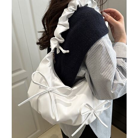 {fUCANZgƂȂV_[obOBV_[̃MU[́AD݂ɍ킹či𒲐łA񂰁A|A΂ߊ|ƁA֗3waydlBVvȃX^COɍ킹邾ŁAghAbvBJ[FzCg/sN/u[/Vo[TCYF:18cm ㉡:30cm ꉡ:18cm V_[::23-75cmihXg߉AOsj[ɂāEA4Ήi22~31cm)F~EiPadminiΉi19.6~13.5~0.7cm)FZEzi10~20cmjFZE܂z:ZEL[P[X:ZEybg{gi500mljFZEybg{gci500mljF~dF143gnF|PbgFȂYFׂĕuTCYłi̐@ႢǍ덷܂̂ŁAjBCOAî߁Ai̍וdl͑قȂꍇ܂B\߂̏A肢v܂B