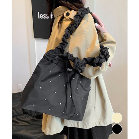 ƂV_[|Cg̃g[gobOB}bgȃubNnɏȃCXg[U΂߁AiŗۂɁBA4TCY邽ՂeʂŁAʋ΂₨oɂ҂ByĎ₷AR[f̃ANZgɂȂACeBJ[FubN/N[TCYF:30cm ㉡:20-33cmihXg߉j ꉡ:32cm }`:9cm 荂:13-38cm 蒷:47-76cmiLkAOsj[ɂāEA4Ήi22~31cm)FZEiPadminiΉi19.6~13.5~0.7cm)FZEzi10~20cmjFZE܂z:ZEL[P[X:ZEybg{gi500mljFZEybg{gci500mljFZdF161gnF|PbgFȂYFׂĕuTCYłi̐@ႢǍ덷܂̂ŁAjBCOAî߁Ai̍וdl͑قȂꍇ܂B\߂̏A肢v܂B