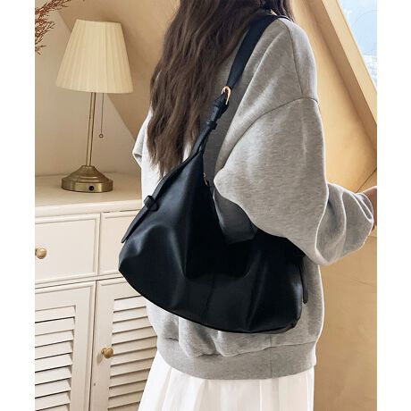 _炩̂fނ͂̃V_[obOBWbvt|Pbgŏ萮B߉\ȃxgŌ|E΂߂݁BfC[̒ʋ΁EʊwX^Cɂ҂Ȏ₷TCYBJ[FubN/bhuETCYF:22cm ㉡:33cm ꉡ:32cm }`:8cm V_[:60-103cmi߉AOsj[ɂāEA4Ήi22~31cm)F~EiPadminiΉi19.6~13.5~0.7cm)FZEzi10~20cmjFZE܂z:ZEL[P[X:ZEybg{gi500mljFZEybg{gci500mljFZdF372gnF|PbgF萶YFׂĕuTCYłi̐@ႢǍ덷܂̂ŁAjBCOAî߁Ai̍וdl͑قȂꍇ܂B\߂̏A肢v܂B