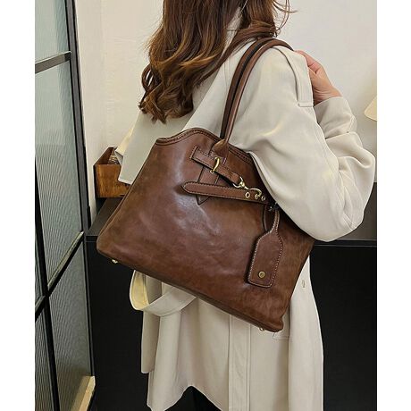 ƂƂ̃tFCNU[fނŎdĂABe[WYg[gobOBtgɂxgfUC悢݊ANVbNȕ͋CĂB|Pbgtŉו𐮗₷AfC[gʋ΂܂ŊBVvȃfUCŋG߂킸g₷AJWAɂꂢ߂ɂޖ\obOBJ[F`R[O[/uETCYF:23.5cm ㉡:34cm ꉡ:35cm }`:11cm 荂:18cm 蒷:43cmiߕsAOsj [ɂāEA4Ήi22~31cm)F~EiPadminiΉi19.6~13.5~0.7cm)FZEzi10~20cmjFZE܂z:ZEL[P[X:ZEybg{gi500mljFZEybg{gci500mljFZdF400gnF|PbgF萶YFׂĕuTCYłi̐@ႢǍ덷܂̂ŁAjBCOAî߁Ai̍וdl͑قȂꍇ܂B\߂̏A肢v܂B