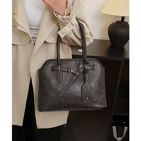 ƂƂ̃tFCNU[fނŎdĂABe[WYg[gobOBtgɂxgfUC悢݊ANVbNȕ͋CĂB|Pbgtŉו𐮗₷AfC[gʋ΂܂ŊBVvȃfUCŋG߂킸g₷AJWAɂꂢ߂ɂޖ\obOBJ[F`R[O[/uETCYF:23.5cm ㉡:34cm ꉡ:35cm }`:11cm 荂:18cm 蒷:43cmiߕsAOsj [ɂāEA4Ήi22~31cm)F~EiPadminiΉi19.6~13.5~0.7cm)FZEzi10~20cmjFZE܂z:ZEL[P[X:ZEybg{gi500mljFZEybg{gci500mljFZdF400gnF|PbgF萶YFׂĕuTCYłi̐@ႢǍ덷܂̂ŁAjBCOAî߁Ai̍וdl͑قȂꍇ܂B\߂̏A肢v܂B