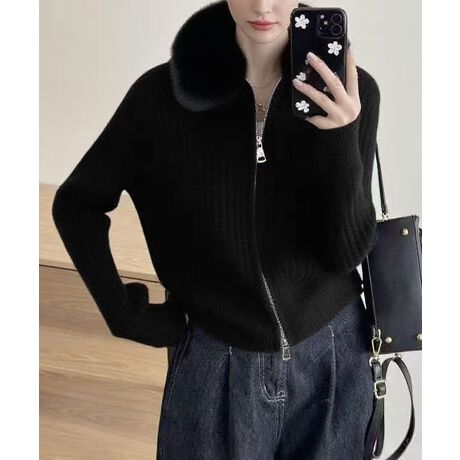 iȕ͋C܂ƂAӂӂ̃tFCNt@[J[ۓIȃujbgJ[fBKBƂ_炩ȃjbgfނŁAH~炵݂Ə炵炩ȃVGbgy߂B񌳂̃t@[݂܂؂₩ɌfUCB_uWbvdlŁA΃vI[o[AJ΃J[fBKƂĒȂBJWAɂꂢ߂ɂAR[fŎ݂Ɋy߂ꒅBJ[FubN/AC{[/x[W/CbhTCYFTCY:53cm :40cm :57cm 䂫:77cm g:49cm :98-140cmnFȂLkF蓧FAC{[݂̂₠ jbgfނׁ̈ALkɂĂ͕҂݂ɌԂꍇ܂BYFׂĕuTCYłi̐@ႢǍ덷܂̂ŁAjBCOAî߁Ai̍וdl͑قȂꍇ܂B\߂̏A肢v܂B