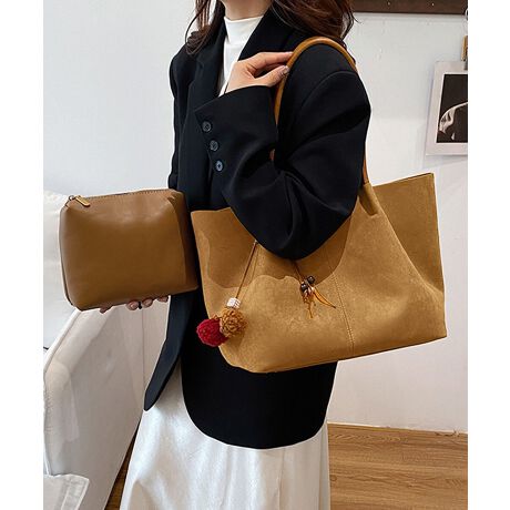 XG[hfނgpAeʂŎg̗ǂg[gobO2_ZbgBobOƓF̃|[`́AEbvECzȂǂׂ̍ȃACe𐮗₷AobO̒܂Ƃ܂BL[gȃ||`[tBO\ŋCɍ킹ăAW݁BJ͍Lg₷Aו̏oX[YBVvŐꂽfUĆAǂȃR[fBl[gɂ킹₷AH~̃X^COiɊiグBJ[FubN/x[W/uE/_[NuE/LTCYFg[gobO:27.5cm ㉡:43cm ꉡ:30.5cm }`:17.5cm 荂:25.5cm 蒷:56cmiߕsAOsj|[`:17cm ㉡:20cm ꉡ:20.5cm }`:7cm[ɂāEA4Ήi22~31cm)FZEiPadminiΉi19.6~13.5~0.7cm)FZEzi10~20cmjFZE܂z:ZEL[P[X:ZEybg{gi500mljFZEybg{gci500mljFZdF772gnFȂ|PbgFȂYFׂĕuTCYłi̐@ႢǍ덷܂̂ŁAjBCOAî߁Ai̍וdl͑قȂꍇ܂B\߂̏A肢v܂B