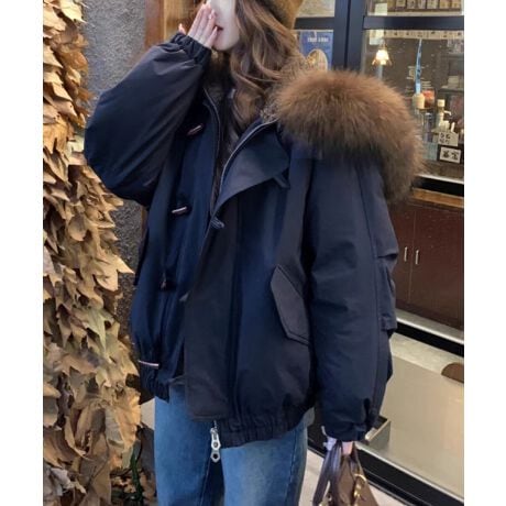 {[̂tFCNt@[t[h͂́A~ɉfV[g䒆ȃR[gB܂ݍރ{[t@[܂؂₩ɉoAK[hBgO{^NVJȃANZgvXBt[h̃Wbv߂Ζh̍t[hX^CAJΉ؂₩ȑݕɃAWł2WAYdlBKB▭ȏ䊴ŁAfjXJ[g܂ŕLR[fɍ킹₷\AE^[BJ[FubN/lCr[/x[WTCYFTCY:70cm :59cm :57cm 䂫:86.5cm g:62cm :124cmnF(ȓ)LkFȂFȂYFׂĕuTCYłi̐@ႢǍ덷܂̂ŁAjBCOAî߁Ai̍וdl͑قȂꍇ܂B\߂̏A肢v܂B