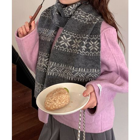 ~̃X^COɂ҂ȃmfBbNjbg}t[BkeCXg̖͗l~炵͋CoAVvR[f̉؂₩ȃANZgɁBfC[g͂Af[g◷sAɃNX}XV[Ŷoɂ߁BJ[FubN/bh/O[TCYFSF168cmF27cmLkF蓧FȂYFׂĕuTCYłi̐@ႢǍ덷܂̂ŁAjBCOAî߁Ai̍וdl͑قȂꍇ܂B\߂̏A肢v܂B