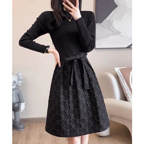 {̐؂ւfUCڂACs[XBقȂfނgݍ킹AЂƂ̃s[XɉsƗ̊ꒅBEGXgxgtŁARɃX^CAbvł̂́B؂₩Əi˔AȂǃtH[}ȏɂBpvXNb`obOƍ킹āAꂢ߃R[fɁBJ[FubNTCYFM/L[M]:95cm :46cm :56cm 䂫:79cm g:42cm :84-124cm EGXg:74cm qbv:134cm[L]:101cm :48cm :57cm 䂫:81cm g:48cm :96-136cm EGXg:82cm qbv:142cmnFȂLkF㔼ĝ݂₠蓧FȂYFׂĕuTCYłi̐@ႢǍ덷܂̂ŁAjBCOAî߁Ai̍וdl͑قȂꍇ܂B\߂̏A肢v܂B