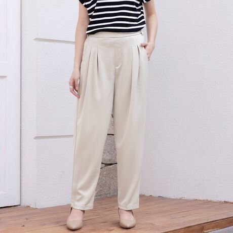 ǂȃJWAR[f1{łlۂoĂƏ_炩ȑfނSn悢^bNte[p[hpcVoInCEGXgŁAƂChVGbg悭[YɗꖇłB┖ŌySnȂ̂|CgIItBXJWAñgbvXƍ킹Y߂ɂ܂Ƃ߂Ag[i[Ȃǂ̃JWAACeƍ킹ăYCNɒȂA킹gbvXɂĂۂς閜\ACeBOV[Yłp邽߁A߂̃pcłBJ[x[W/ubNi̐F͕BQƂBTCY:P(cm)yMz96cm/EGXg68-78cm/qbv94cm/ҏ35cm/҉63cmH̊֌WAe̐ӏ(u)y}3cmzx͌덷̋e͈͂ƂĒĂ܂Bfރ|GXe98E|E^2nӂLk聚ȂnȂYChinafg166cm(pTCYM)Gߏt/H