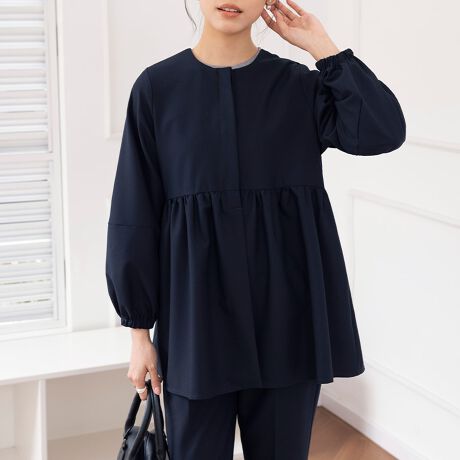 iӎNVJȃgbvXVoIyvȃVGbgŔCoȂXbLY߂Ɏdグ܂B̓{[X[uő݊o7łIEhlbNȎ񌳃C炵Ă܂B̂̃CE߂Ȃ[YȎdオŒSnQIƊ炩ȔǴAySñgbvXłBR[fBl[gŃI[V[Yp܂B܂LIP[WV[Ŋ􂷂閜\ACeǂȃCi[ɂ킹₷A񂵗͂̂闊ꖇłBJ[O[W/lCr[/ubN/x[W/O[i̐F͕BQƂBTCY:P(cm)yMiS-Mjz72cm/34cm/g52cm/55cmyLiL-LLjz74cm/38cm/g54cm/56cmH̊֌WAe̐ӏ(u)y}3cmzx͌덷̋e͈͂ƂĒĂ܂Bfރ|GXe80E[16E|E^4nӂLkȂȂnȂYChinafg166cm(pTCYM)Gߏt/H