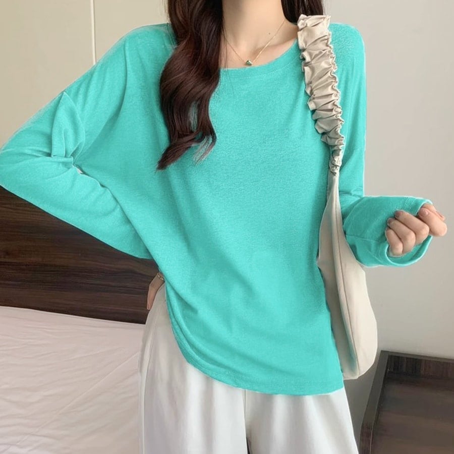 選べる2タイプ！ラウンドネックシアートップス