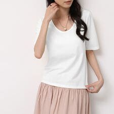 コットン素材ラウンドネックベーシックTシャツ