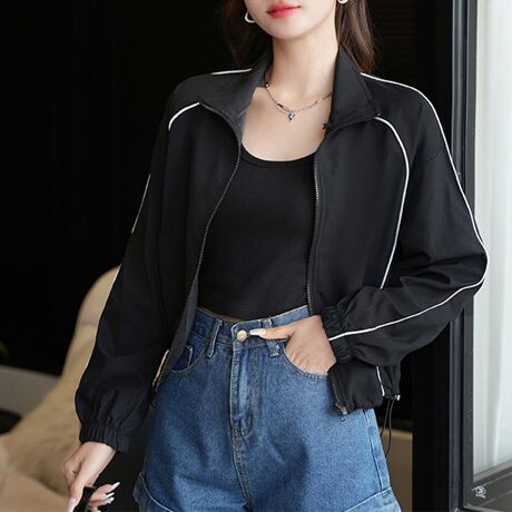 X|[eB[ȃX^CɁA炵GbZXvXgbNWPbgByĂƂfނŁASnQBig͂AAEghAX|[cV[ɂ߂łBNbvhȂ̂ŁAnCEGXg{gXƍ킹ăX^CAbvʂ҂ł܂B@J[zCg/ubN/sNi̐F͕BQƂBTCY:P(cm)yMz54cm/52cm/g56cm/51cmyLz55cm/53cm/g58cm/52cmyLL/XLz56cm/54cm/g60cm/53cmH̊֌WAe̐ӏ(u)y}3cmzx͌덷̋e͈͂ƂĒĂ܂Bfރ|GXe100%nӂLkȂȂnȂYChinafg160cm(pTCYM)Gߏt//H