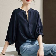 ドゥーベル(Doux Belle)のスタンドカラーシンプルブラウス