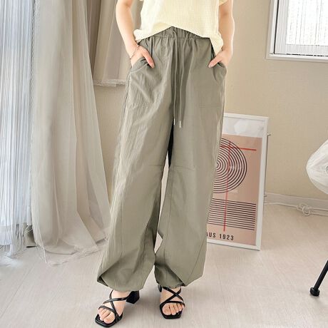 ȂꊴƎp˔h[XgOtChpcłB̂̃CEȂƂVGbgŁAbNXȂX^CbVȈۂɁBEGXg͒߉\ŁAKȃtBbg܂BEɂ͑傫߂̃|PbgzuĂA@\QB̃h[XgOŃVGbg̕ωy߁AR[f̕L܂BJWAɂꂢ߂ɂ킹₷AfC[[XɍœK1{łBJ[ItzCg/J/_[NO[/ubN/_[NJ[Li̐F͕BQƂBTCY:P(cm)yMzEGXg64-96cm/qbv108cm/^34.5cm/Oҏ31.5cm/҉68cm/25cmH̊֌WAe̐ӏ(u)y}3cmzx͌덷̋e͈͂ƂĒĂ܂Bfރ|GXe66EiC34n₤LkȂȂnItzCĝݕtYChinafg160cm(pTCYM)Gߏt//H