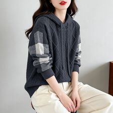 ケーブル編みボーダー袖フード付きニットトップス