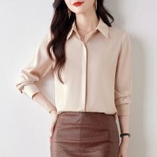 サテン風シャツブラウス