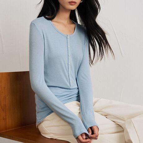 EhlbN~tg{^ANZgɂȂAx[VbNȒgbvXB_炩ȑfނŔȂ݂ǂAXgXt[ȒSn͂łB␞͂ƂdĂŁACi[gɂꖇɂΉBL߁g݌vŁǍ^Jo[ɂʓIBnȂłɂAy₩ȒSnBpcɂXJ[gɂ킹₷AIIt킸􂵂܂BG߂킸񂹂AgȂ閜\gbvXłBJ[ubN/ItzCg/u[/O[/R[q[/XgCvi̐F͕BQƂBTCY:P(cm)yMz59cm/g41cm/38cm/56cmyLz60cm/g43cm/39cm/57cmH̊֌WAe̐ӏ(u)y}3cmzx͌덷̋e͈͂ƂĒĂ܂BfރAN50%E[25%EiC20%EE[5%nLk聚nȂYChinafg160cmipTCYMjGߏt/H