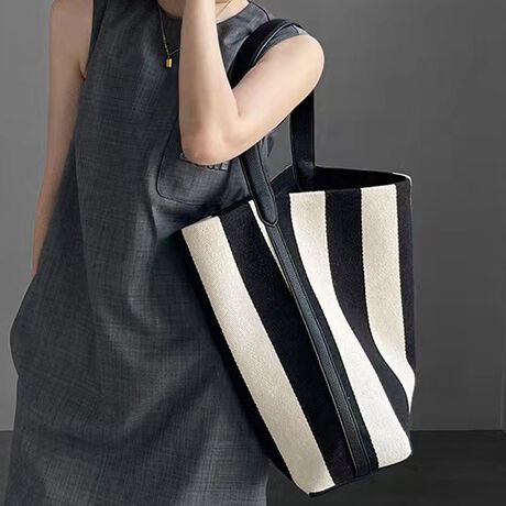 eʂȂyʂȃg[gobÓAG߂킸􂷂閜\ACeBVvȃXgCvR[fu₩ɉo܂BL߂̃}`Ŏ[͔QB|₷nhŁAʋ΁EʊwEs܂ŕLV[ɑΉB|PbgtŁA̐X[YɁBntŌ^ꂵɂAgǍDłBubNg[̔zFŗۂɁBJ[ubNi̐F͕BQƂBTCY:P(cm)24cm/}`13cm/34cm/39cm/蕿20cmy~jobOz18cm/}`13cm/20cm/23cmH̊֌WAe̐ӏ(u)y}3cmzx͌덷̋e͈͂ƂĒĂ܂Bfރ|GXeEvEnӂLkȂȂn聚YChinaGߏt//H/~