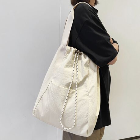 g[gƂĂbNƂĂg2WAYdl̖\obOłBiCfނgpAyʂȂ炵ƂŋG߂킸B43cm~47cm̑eʃTCYŁAA4ނ^ubg[\Bɂ̓X}z⏬|PbgtŁAڂKłBR͒\ŁAbNƂĔwĂg[gƂĎĂX^Cɓ݂܂BntŒg̕یɂzĂAȂňSĎg݌vBʋ΁EʊwEsEoȂǁALV[ɑΉ@\obOłBJ[ItzCg/O[/p[v/ubNi̐F͕BQƂBTCY:P(cm)yt[z43cm/}`12cm/47cm/蕿18cm/R\44-79cmH̊֌WAe̐ӏ(u)y}3cmzx͌덷̋e͈͂ƂĒĂ܂BfރiC100LkȂȂn聚YChinaGߏt//H/~