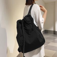 ドゥーベル(Doux Belle)のドローストリングトートリュック