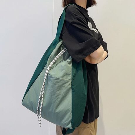 g[gƂĂbNƂĂg2WAYdl̖\obOłBiCfނgpAyʂȂ炵ƂŋG߂킸B43cm~47cm̑eʃTCYŁAA4ނ^ubg[\Bɂ̓X}z⏬|PbgtŁAڂKłBR͒\ŁAbNƂĔwĂg[gƂĎĂX^Cɓ݂܂BntŒg̕یɂzĂAȂňSĎg݌vBʋ΁EʊwEsEoȂǁALV[ɑΉ@\obOłBJ[ItzCg/O[/p[v/ubNi̐F͕BQƂBTCY:P(cm)yt[z43cm/}`12cm/47cm/蕿18cm/R\44-79cmH̊֌WAe̐ӏ(u)y}3cmzx͌덷̋e͈͂ƂĒĂ܂BfރiC100LkȂȂn聚YChinaGߏt//H/~