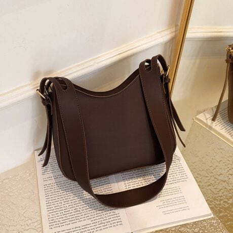 VvȂꂽۂ^A~jTCỸV_[obOB悢TCYŁAX}zEzERXȂǂ̕Ki[\BR͒\ŁA΂߂|݂ɃAWł܂BnȂ̌y₩Ȑ݌vŁANNB|PbgȂ̂\ŁAڂX}[gBjAXJ[R[fɎRƓ݁AIIt킸􂵂܂BG߂킸gAƎp˔\obOłBJ[L/ubN/uE/O[/ItzCgi̐F͕BQƂBTCY:P(cm)23cm/}`8cm/19cm/Ђ\61-107cmH̊֌WAe̐ӏ(u)y}3cmzx͌덷̋e͈͂ƂĒĂ܂BfރiCEvEnӂLkȂȂnȂYChinaGߏt//H/~