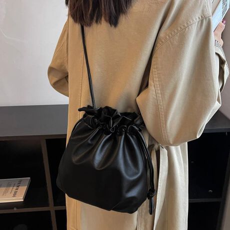 ƂtHAPUU[̋В^V_[obOB悢TCYŁAX}zERXE܂BR͒߂Ŏ΂߂\BntŒgɂA邵݌vB|PbgȂ̂\ŁAו̏oX[YBVvȃfUCAJWAɂꂢ߂ɂ킹₷̂́BG߂킸gAȂ閜\obOłBJ[zCg/CguE/ubNi̐F͕BQƂBTCY:P(cm)20cm/}`10cm/22cm/R106cmH̊֌WAe̐ӏ(u)y}3cmzx͌덷̋e͈͂ƂĒĂ܂Bfޕ\nEPU100En@|GXe100nӂLkȂȂn聚YChinaGߏt//H/~