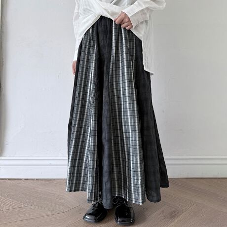 `FbN~n̐ؑւڂ䂭A\zIȃOXJ[gBMU[łӂƍLAɍ킹ėhVGbǵBEGXg͑SdlŁAXgXt[ȗSnBntœɂAtH~ƃOV[Y􂵂܂B|PbgȂ̂\ŁAVGbgL[vBgbvXC邾ŃX^CAbvAf͔Q̈ꖇBIIt킸񂵉\ȁAgȂ閜\XJ[głBJ[ubNi̐F͕BQƂBTCY:P(cm)yt[z84cm/EGXg64-84cmH̊֌WAe̐ӏ(u)y}3cmzx͌덷̋e͈͂ƂĒĂ܂Bfރ|GXe65%ERbg35%nӂLkȂȂn聚YChinafg160cmipTCYt[jGߏt/H