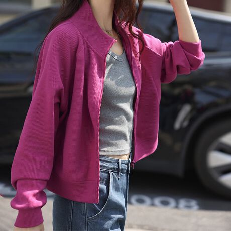 bt̗̑fނۓIȁAWbvAbvWPbgBnClbNdlŎ񌳂܂ŒgAX^Cɍ\zIȔvXBWbvJŉx݁ACi[Ƃ̃C[hy߂܂Byʂœ₷AtH~̃OV[YB|PbgȂ̂\ŁAVGbgL[vBJ[oG[VLxŁACR[fɍ킹đIׂ܂BꖇŒfAgȂ閜\WPbgłBTCY:P(cm)yMz49cm/g59cm/83cmyLz50cm/g61cm/84cmyLL/XLz51cm/g63cm/85cmH̊֌WAe̐ӏ(u)y}3cmzx͌덷̋e͈͂ƂĒĂ܂Bfރ|GXe100%nӂLk₠聚ȂnȂYChinafg160cmipTCYMjGߏt/H